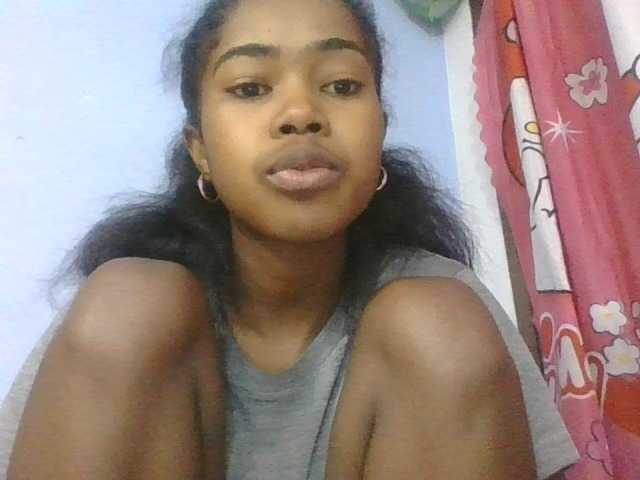 Phaniah1a live cam on BongaCams