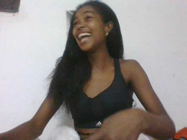 Phaniah1a live cam on BongaCams