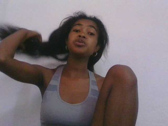 Phaniah1a live cam on BongaCams