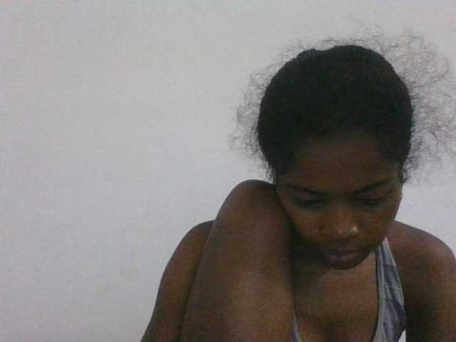 Phaniah1a live cam on BongaCams
