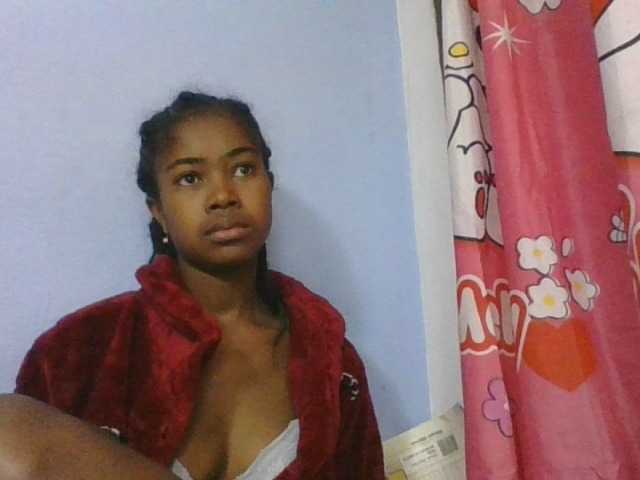 Phaniah1a live cam on BongaCams