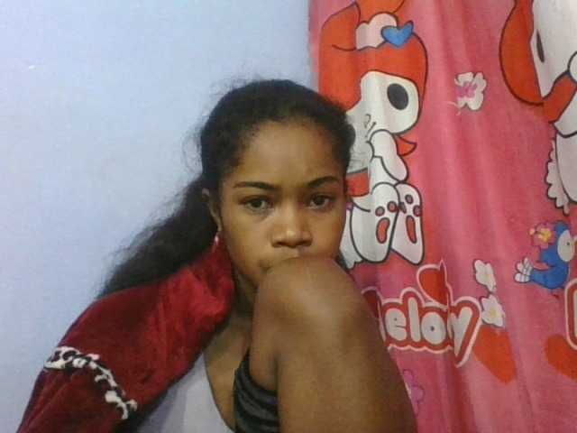 Phaniah1a live cam on BongaCams