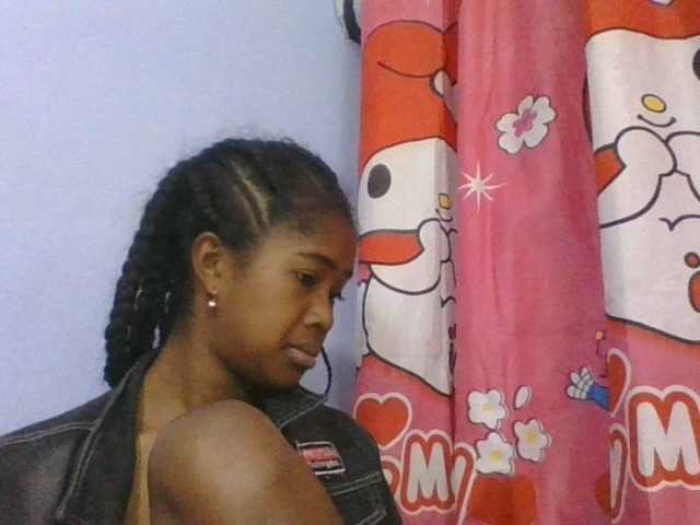 Phaniah1a live cam on BongaCams