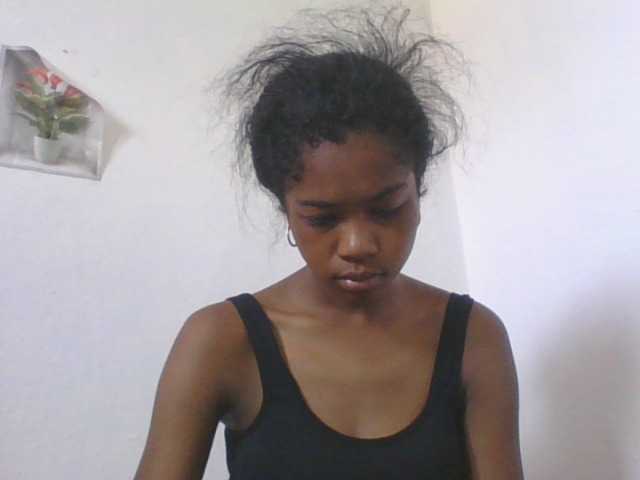 Phaniah1a live cam on BongaCams