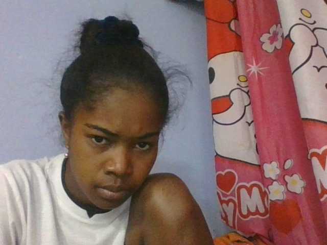 Phaniah1a live cam on BongaCams
