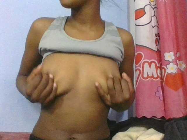 Phaniah1a live cam on BongaCams