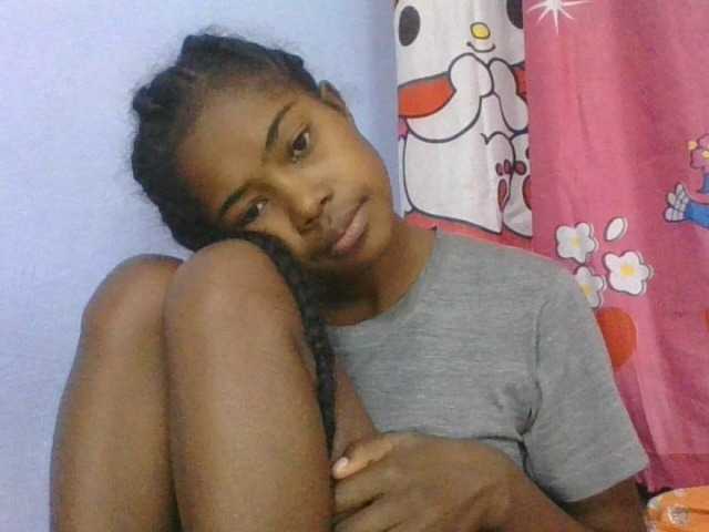 Phaniah1a live cam on BongaCams