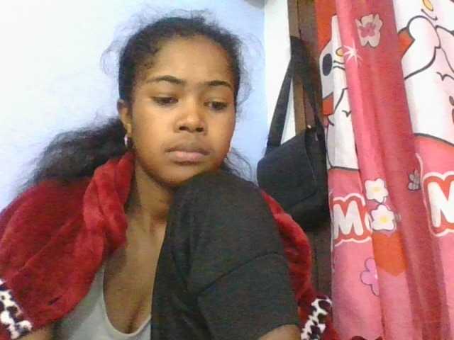 Phaniah1a live cam on BongaCams