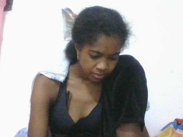 Phaniah1a live cam on BongaCams