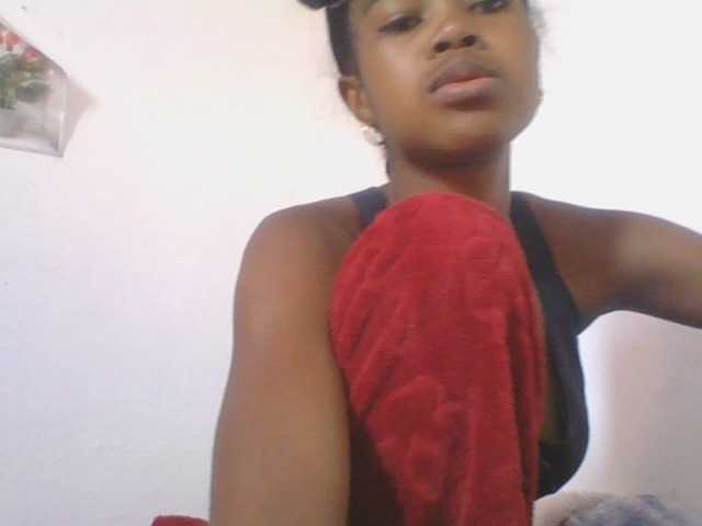 Phaniah1a live cam on BongaCams