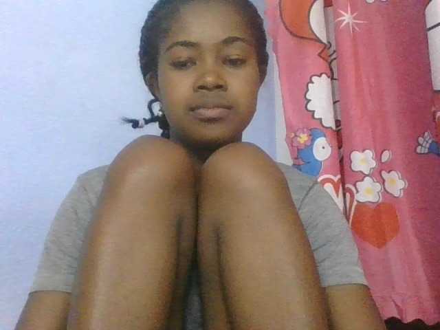 Phaniah1a live cam on BongaCams
