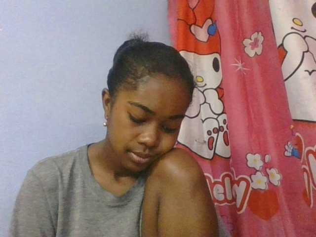 Phaniah1a live cam on BongaCams