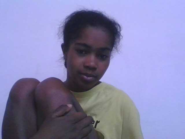 Phaniah1a live cam on BongaCams