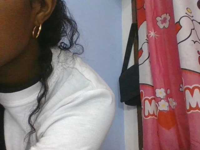 Phaniah1a live cam on BongaCams