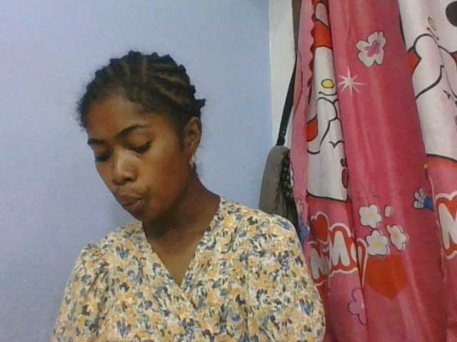 Phaniah1a live cam on BongaCams