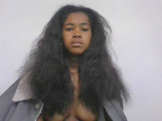 Phaniah1a live cam on BongaCams