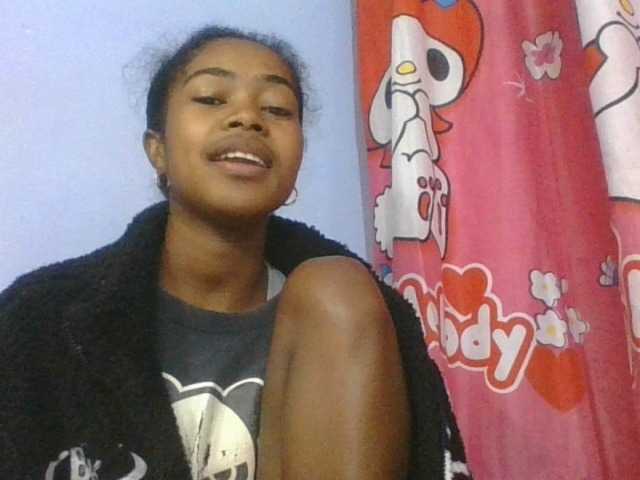 Phaniah1a live cam on BongaCams