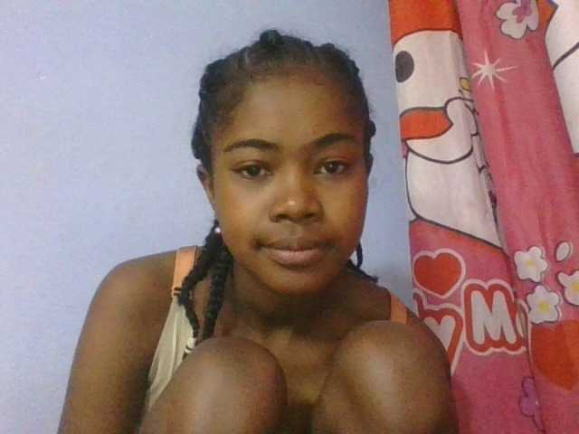 Phaniah1a live cam on BongaCams