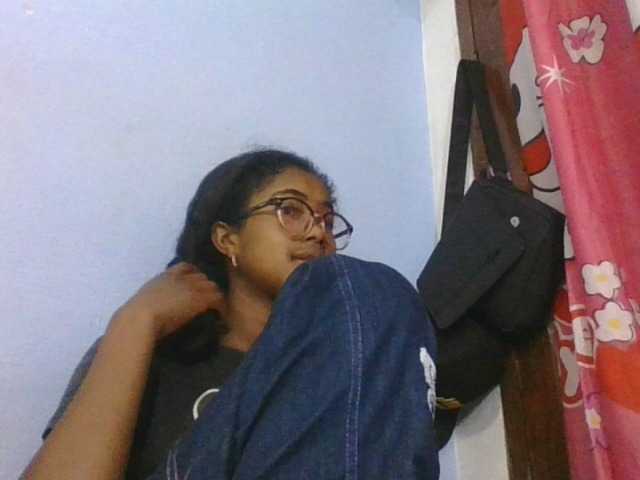 Phaniah1a live cam on BongaCams