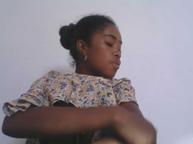 Phaniah1a live cam on BongaCams