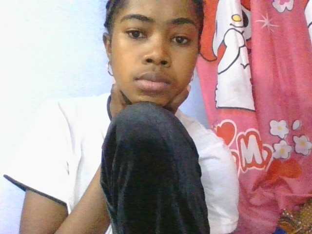 Phaniah1a live cam on BongaCams