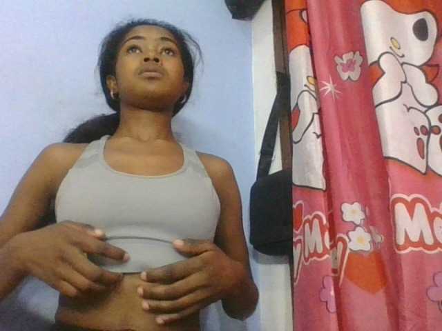 Phaniah1a live cam on BongaCams