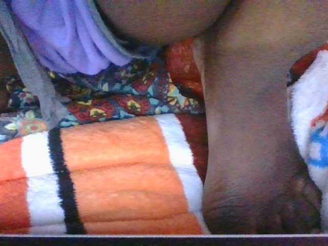 le modèle Phaniah1a est en webcam porno dans un show sur le site bongacams, il possède les tags suivants: Ebony,Brunette,Shaved