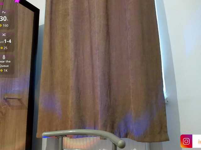Ivyclouds7 live cam on BongaCams