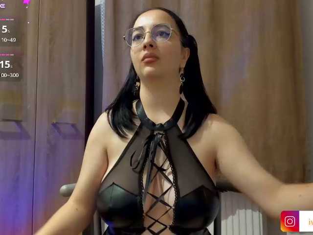 Ivyclouds7 live cam on BongaCams