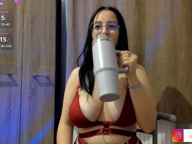 Ivyclouds7 live cam on BongaCams
