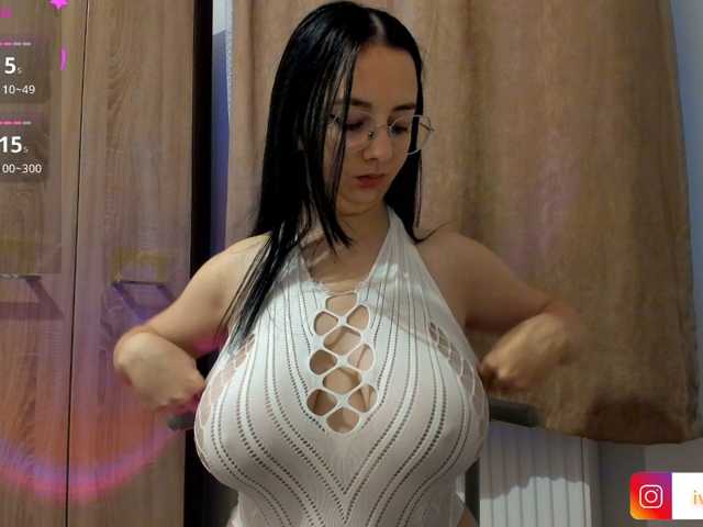 Ivyclouds7 live cam on BongaCams