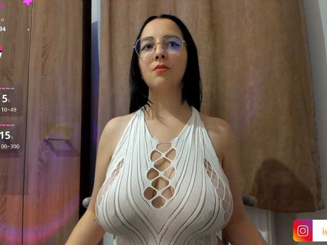 Ivyclouds7 live cam on BongaCams
