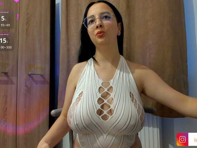 Ivyclouds7 live cam on BongaCams