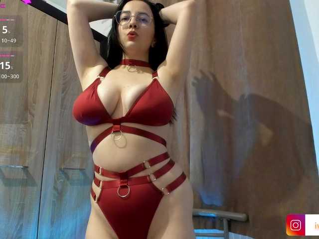 Ivyclouds7 live cam on BongaCams