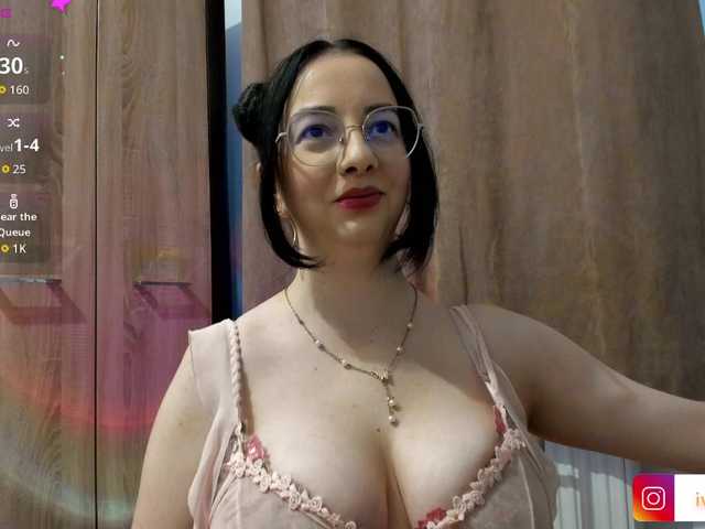 Ivyclouds7 live webcam show
