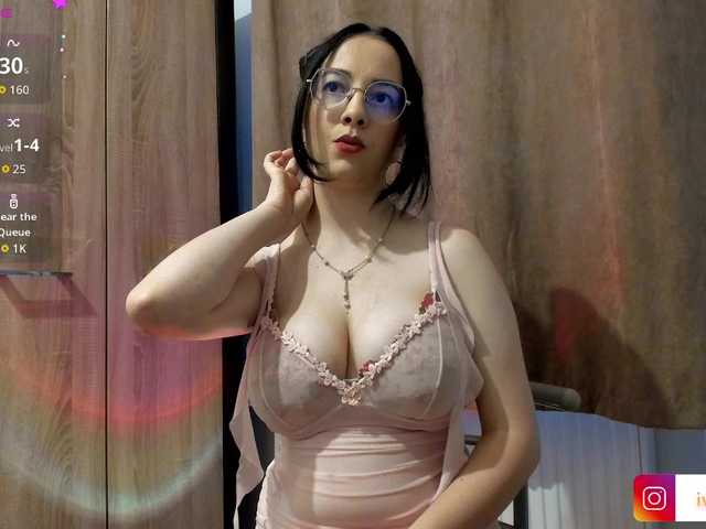 Ivyclouds7 live cam on BongaCams