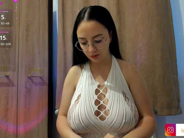 Ivyclouds7 live cam on BongaCams