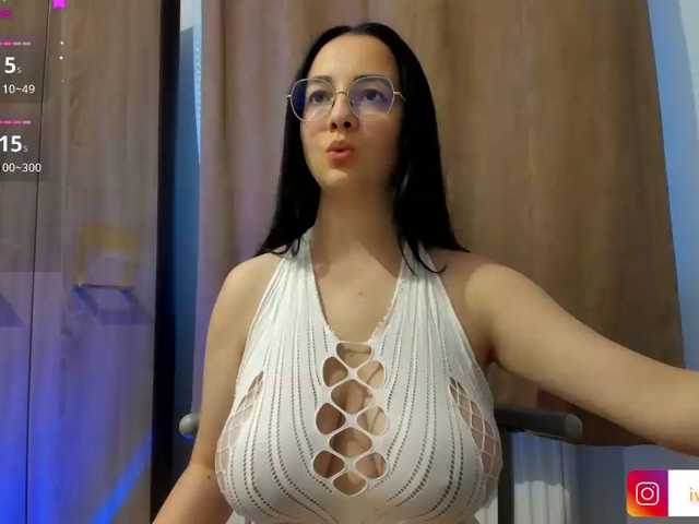 Ivyclouds7 live cam on BongaCams