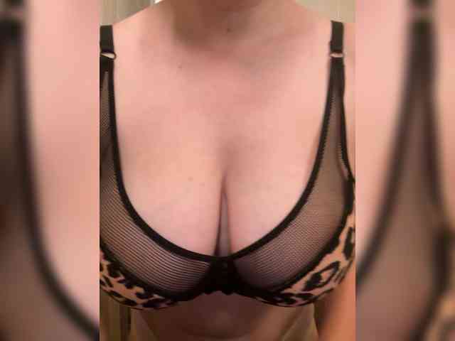 JuicyBunny webcam