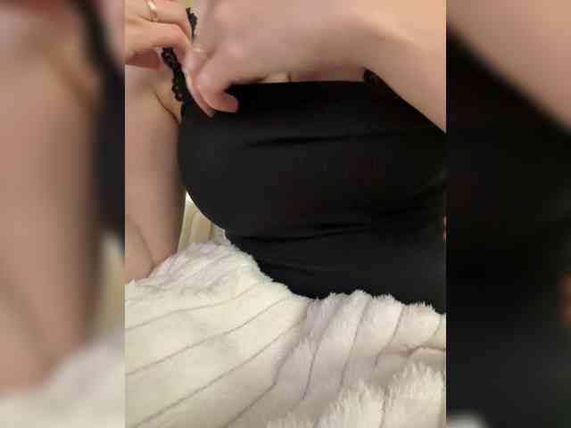JuicyBunny webcam