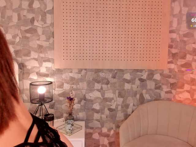 Violetta-Hills live cam on BongaCams