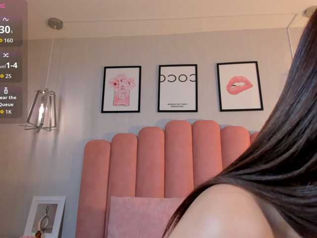 Violetta-Hills live cam on BongaCams