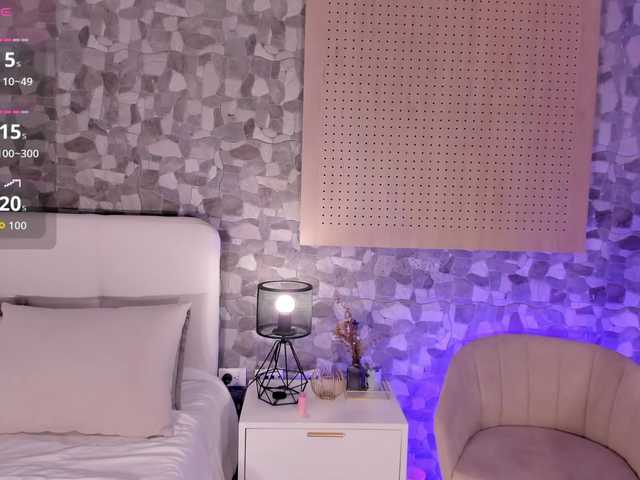 Violetta-Hills live cam on BongaCams
