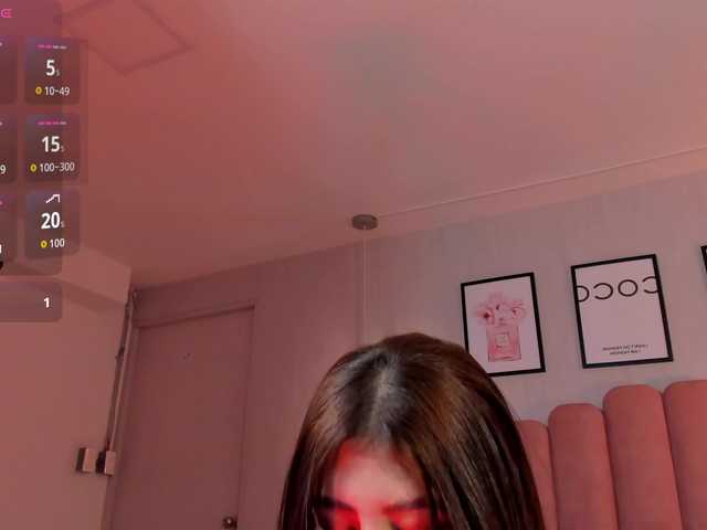 Violetta-Hills live cam on BongaCams