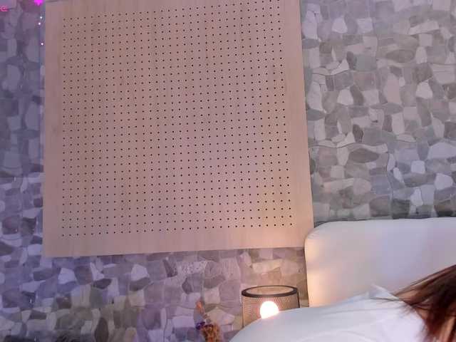 Violetta-Hills's BongaCams show and profile