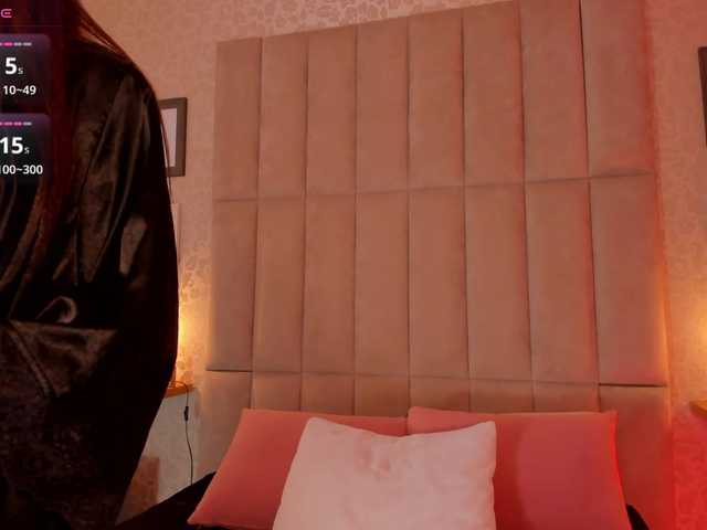 Violetta-Hills live cam on BongaCams