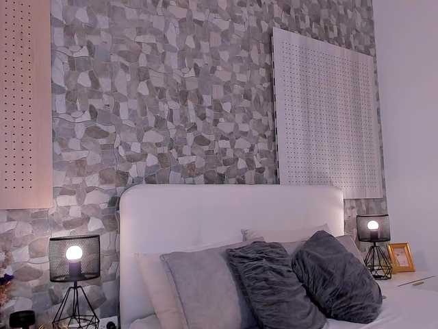Violetta-Hills live cam on BongaCams