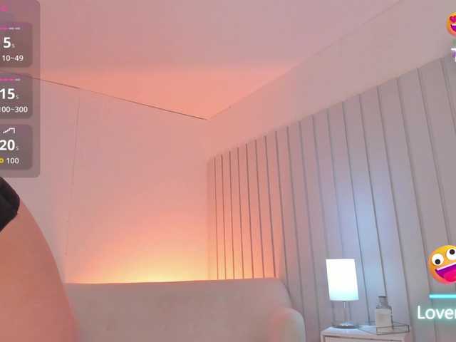 Violetta-Hills live cam on BongaCams