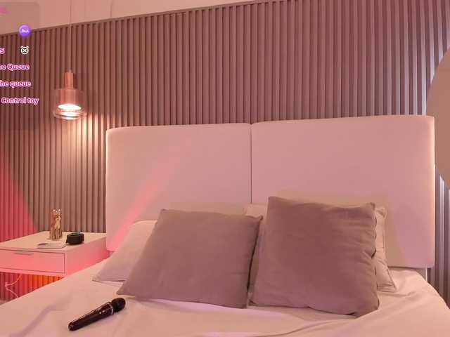 Violetta-Hills live cam on BongaCams