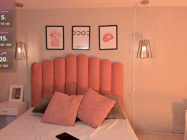 Violetta-Hills live cam on BongaCams